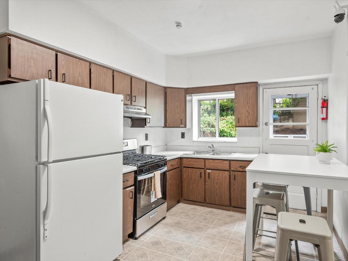 Oakland/University @A Spacious & Modern Private Bedroom With Shared Bathroom Pittsburgh Esterno foto