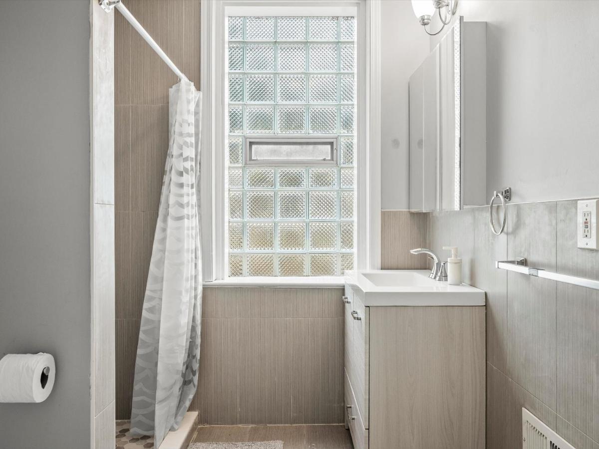 Oakland/University @A Spacious & Modern Private Bedroom With Shared Bathroom Pittsburgh Esterno foto