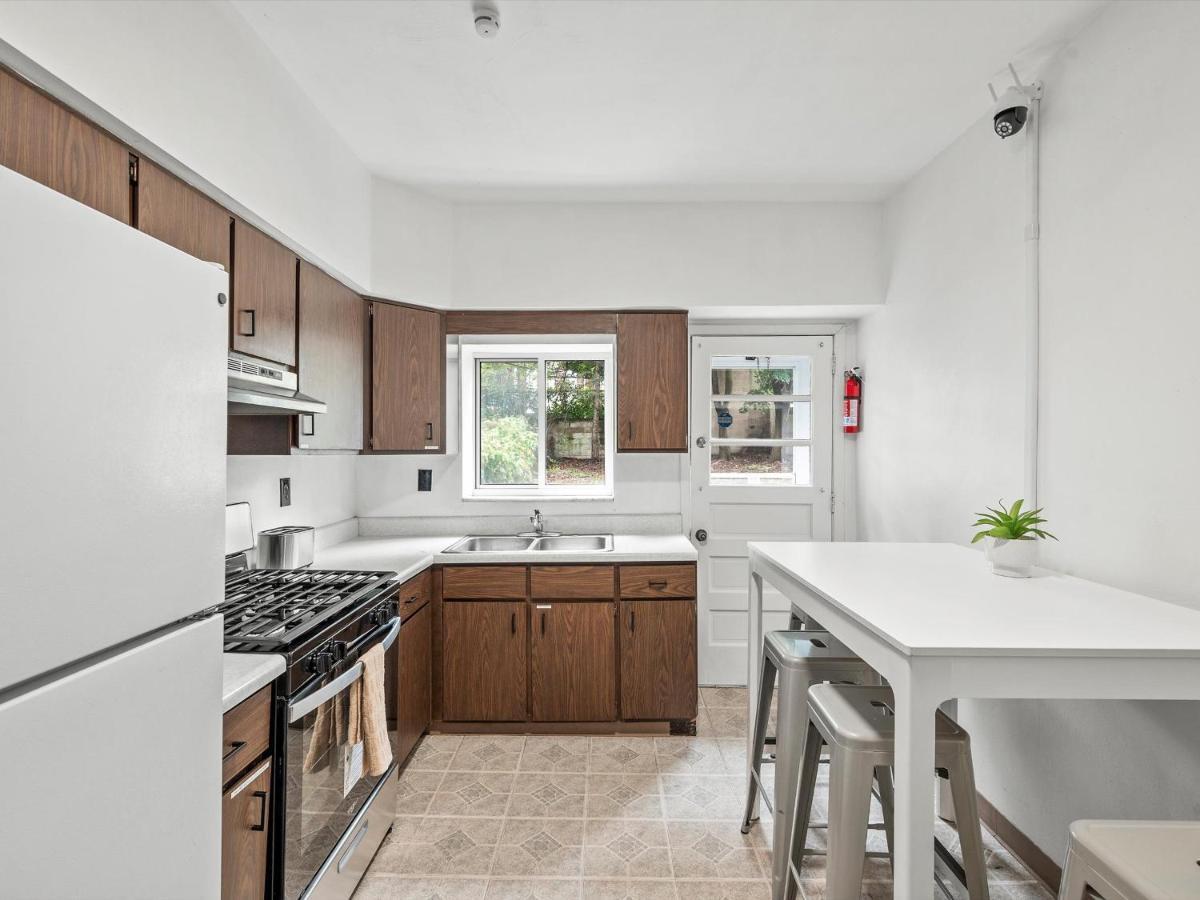 Oakland/University @A Spacious & Modern Private Bedroom With Shared Bathroom Pittsburgh Esterno foto